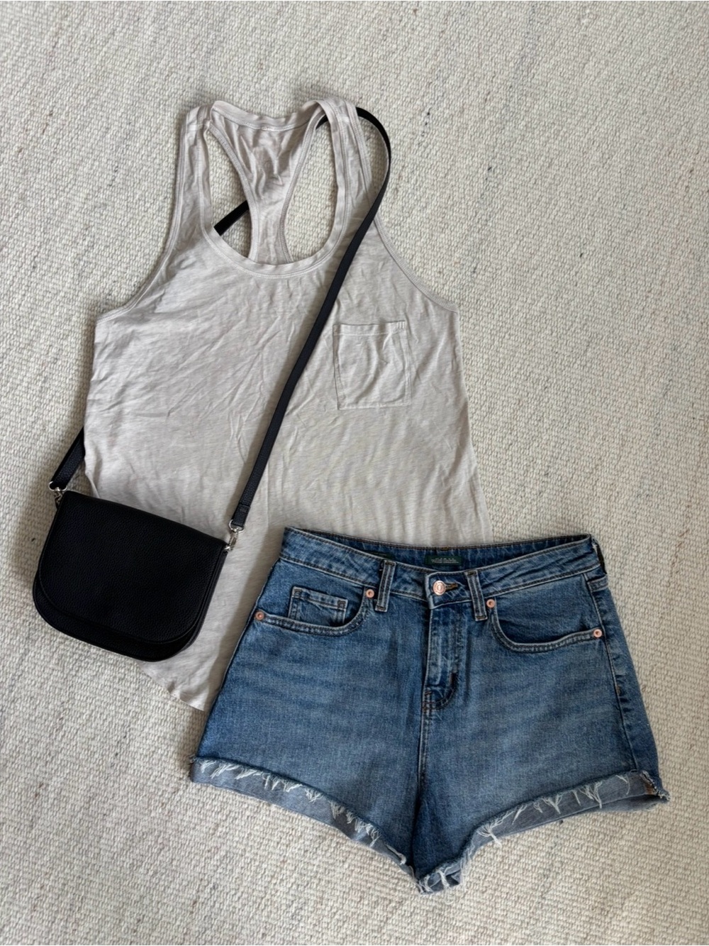 | Wild Fable | High-Rise Rolled Cuff Denim Shorts Women’s size 4/R